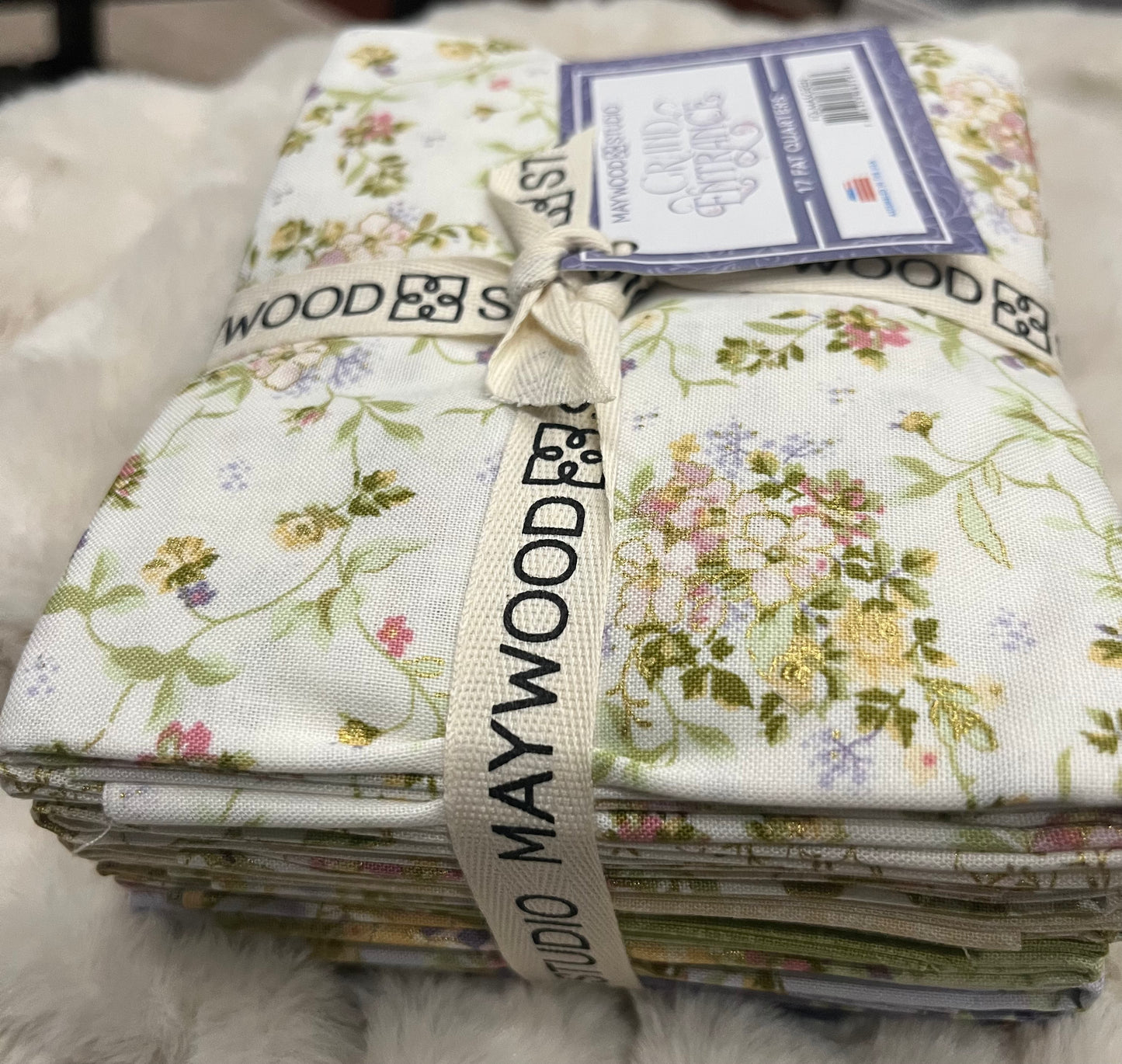 GRAND ENTRANCE Fat Quarter