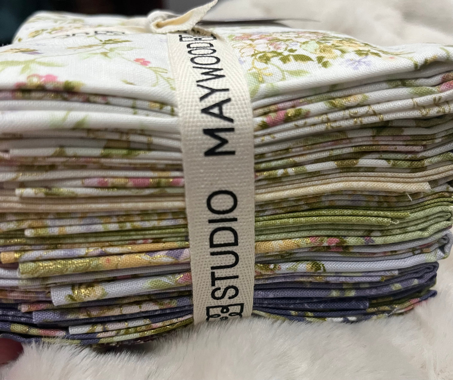 GRAND ENTRANCE Fat Quarter